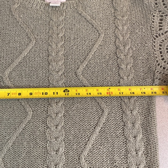 Romeo & Juliet - Grey long sleeve sweater. Size L - Picture 5 of 8